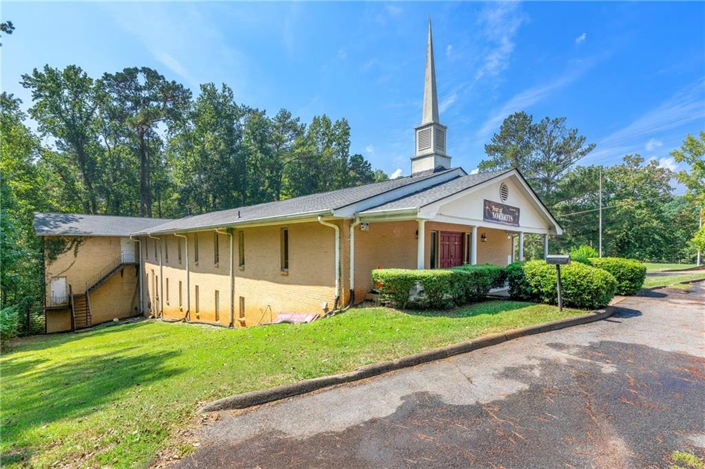 4851 River Rd, Ellenwood, GA 30294